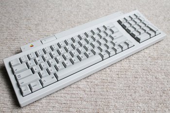 macintosh-lc-iii-11.jpg