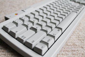 macintosh-lc-iii-12.jpg