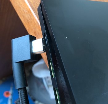 Razer_plug.jpeg