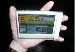 archos_605_handson_crave_5.jpg