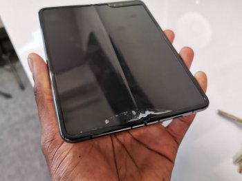 samsung-galaxy-fold-screen-problems-920x690.jpg