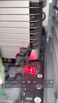 R1511 LED on CPU Tray (photo).jpg