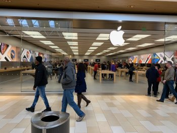 Apple Store.jpeg