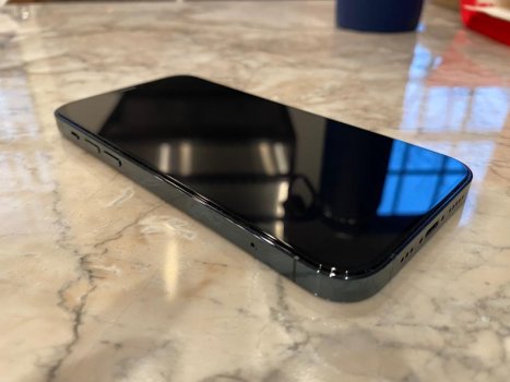 iphone3.jpeg