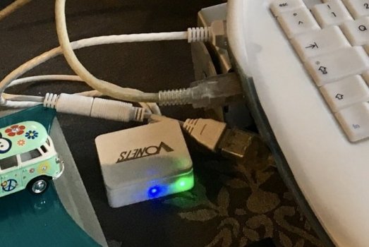 Clamshell-os9 with Vonets WLAN2Ethernet-Bridge.jpg