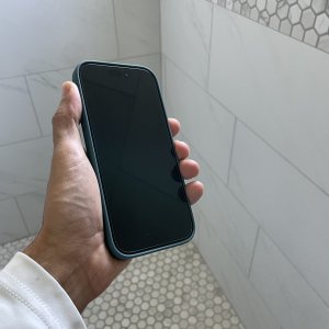 iPhone 16.jpg