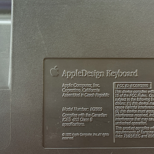 AppleDesign Keyboard Czech Rep M2980.png
