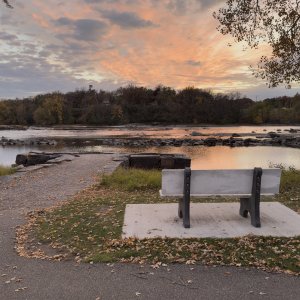 pier_and_bench_autumn_dusk.jpg