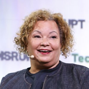 Lisa_Jackson_of_Apple_speaking_at_TechCrunch_Disrupt_2023_(cropped).jpg