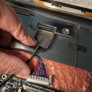 R9A18 Display Connector ends.jpg