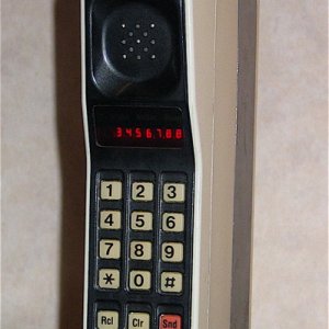 DynaTAC8000X.jpg