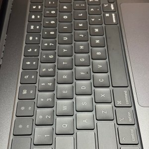 MBP_16-inch_M5-Pro_Space-Black_Best-Buy_open-box-excellent_keyboard.jpg