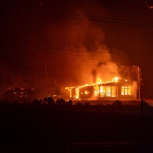 The Hawk Fire last night..jpg