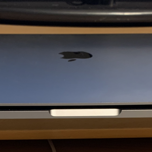 MacBookPro2018_15.png