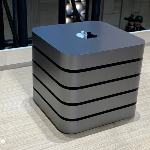mac-mini-2018-hero-01.jpg