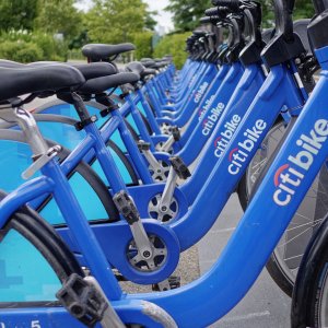 Bluebikes2k.jpg