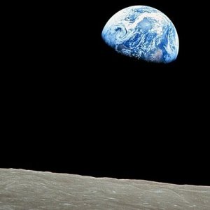 earthrise-apollo_1024.jpg