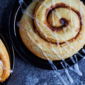 Myer's_Cinnamon_Roll_0526.jpg