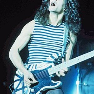 Eddie_Van_Halen_at_the_New_Haven_Coliseum.jpg