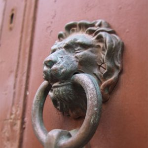 knocker.jpg