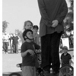 Mime entertaining children at balboa park (photo grain - web).jpg