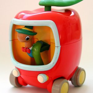 apple-car-727966.jpg