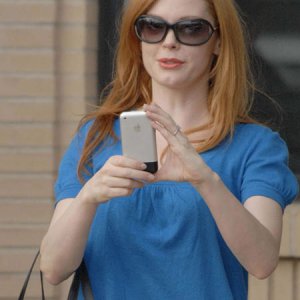 rose-mcgowan-iphone.jpg