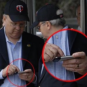 karl-rove-iphone.jpg