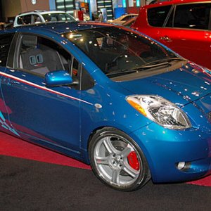2007_Toyota_Yaris_hatchback_front.jpg