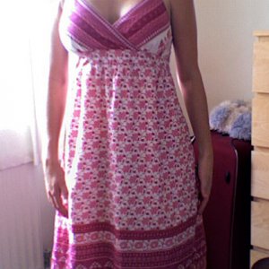 pinkflowerydress.jpg