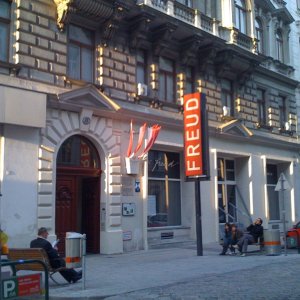 freud-museum-vienna.JPG