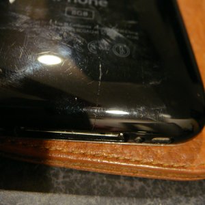 iphonecrack2.jpg