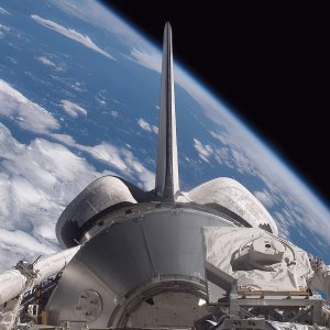 discovery--space-station-sts121.jpg