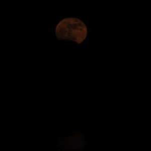 20090409_0104 moon.jpg