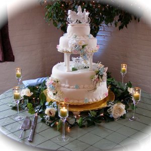 Tiffs wedding Cake.jpg