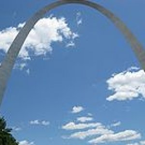 180px-Gateway_Arch_July_2009.jpg