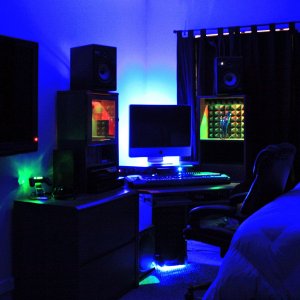 Ryan's Desk 8 desk lights.jpg