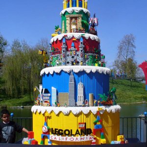 brick-cake-1-small.jpg