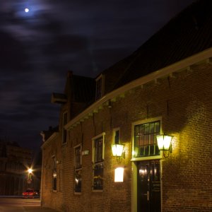 Stadtmauer bei Nacht.jpg