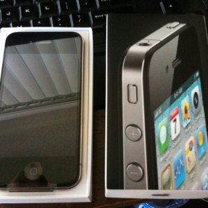 iP4unbox.jpg