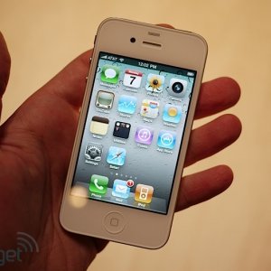 iphone4hands28.jpg