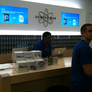 iphones.jpg