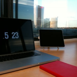 Mac desk.JPG