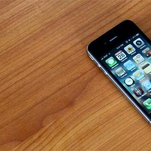 7524-iphone4_desk_super.jpg