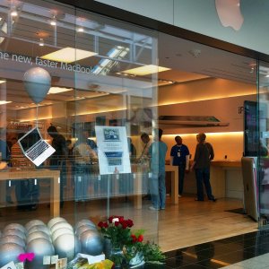 Apple Store, Sacramento.jpg