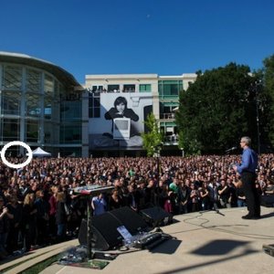 tim_cook_steve_jobs_celebration.jpg