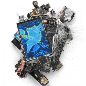 destroyed-iphone4-tompert-fairchild-5.jpg