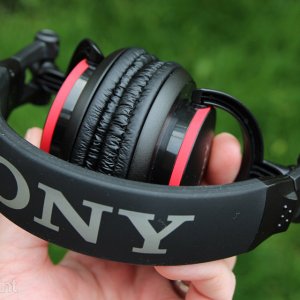 sony-mdr-v55-headphones-review-0.jpg