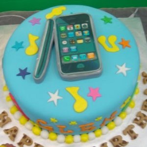 iphone cake 2.jpg