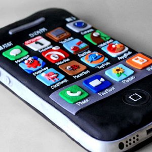 iphone5cake.jpg